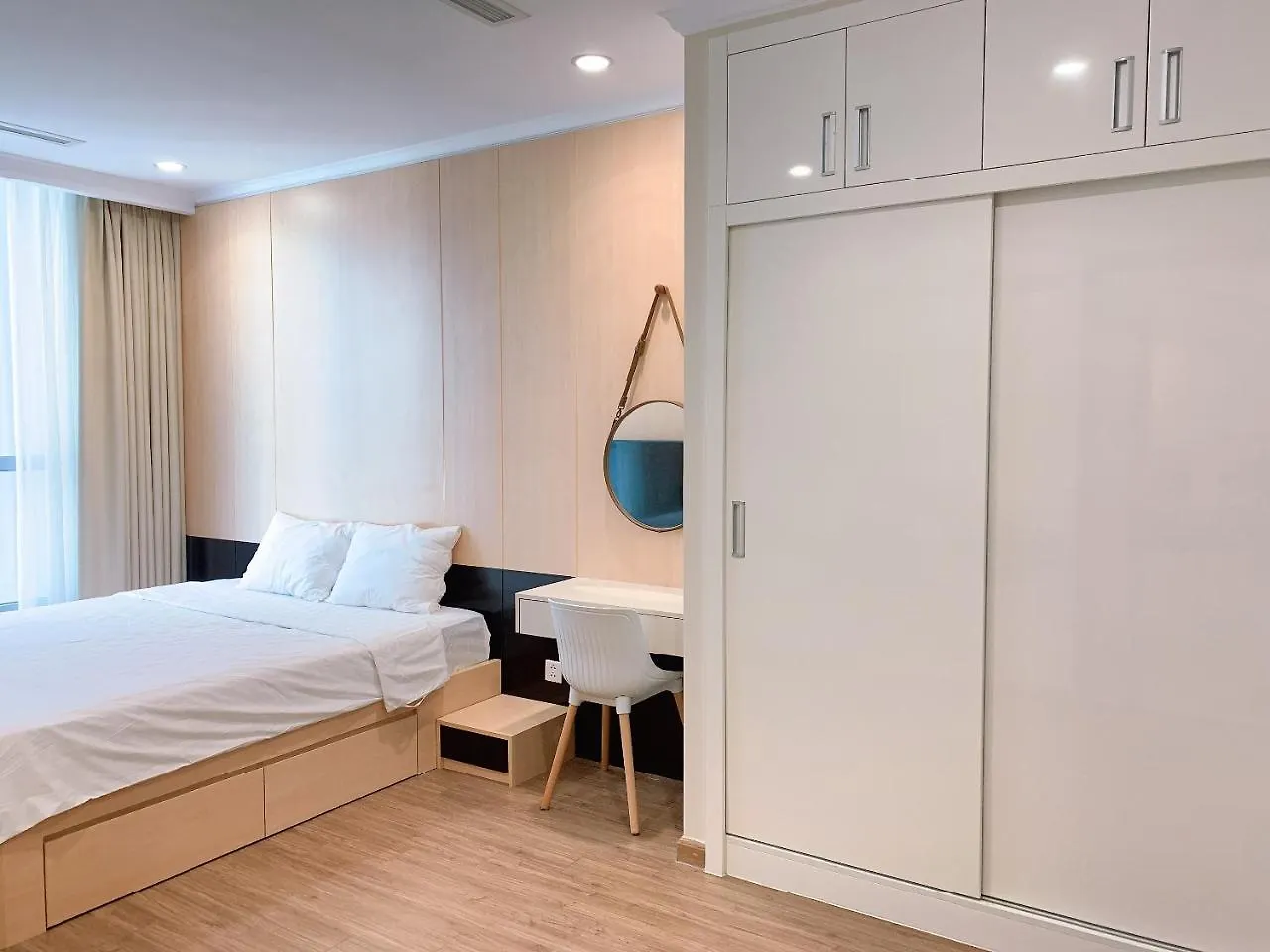 Homes By Christine - Vinhomes Central Park Ho Chi Minh City
