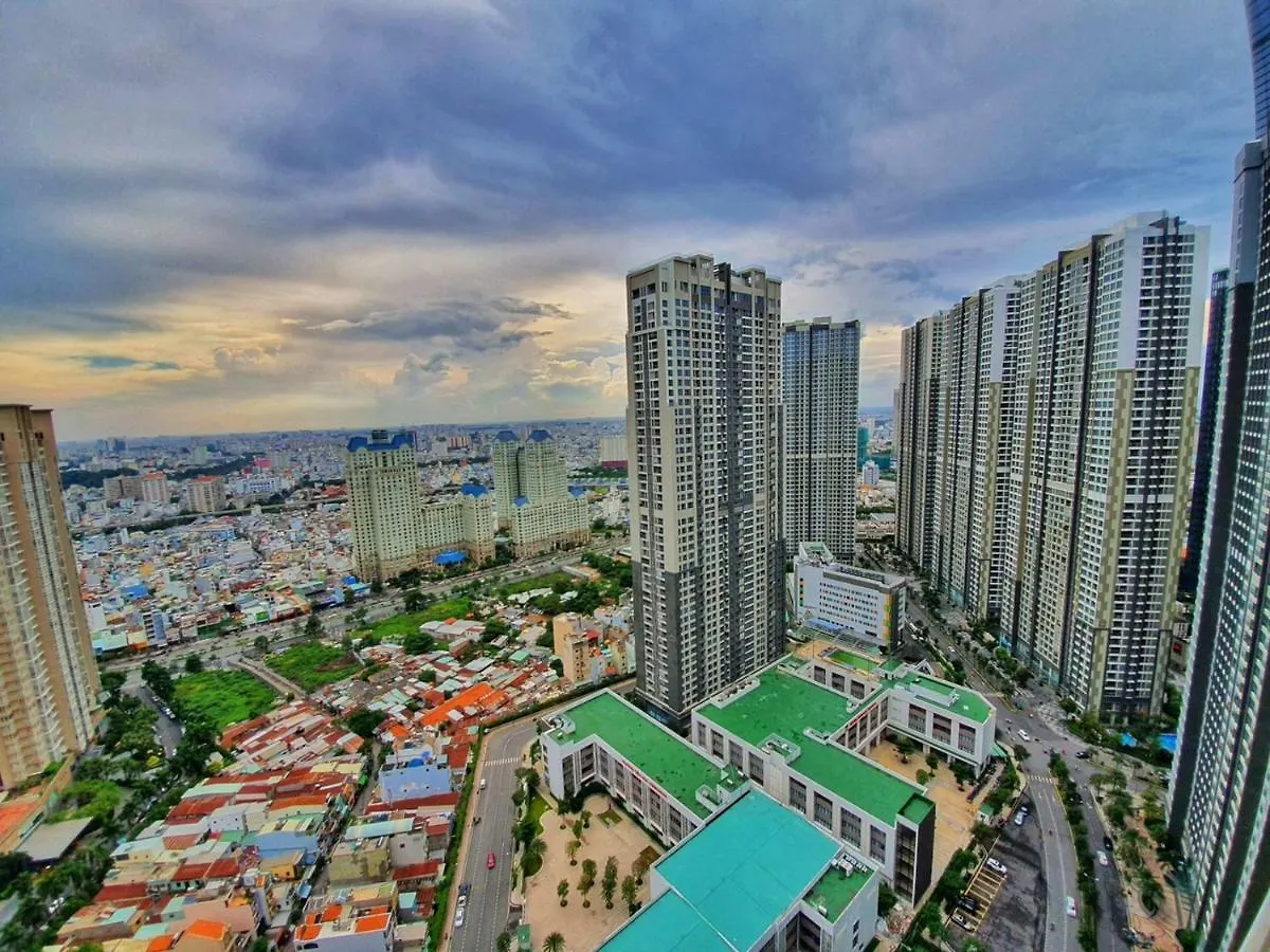 Homes By Christine - Vinhomes Central Park Ho Chi Minh City 0*,  Vietnam