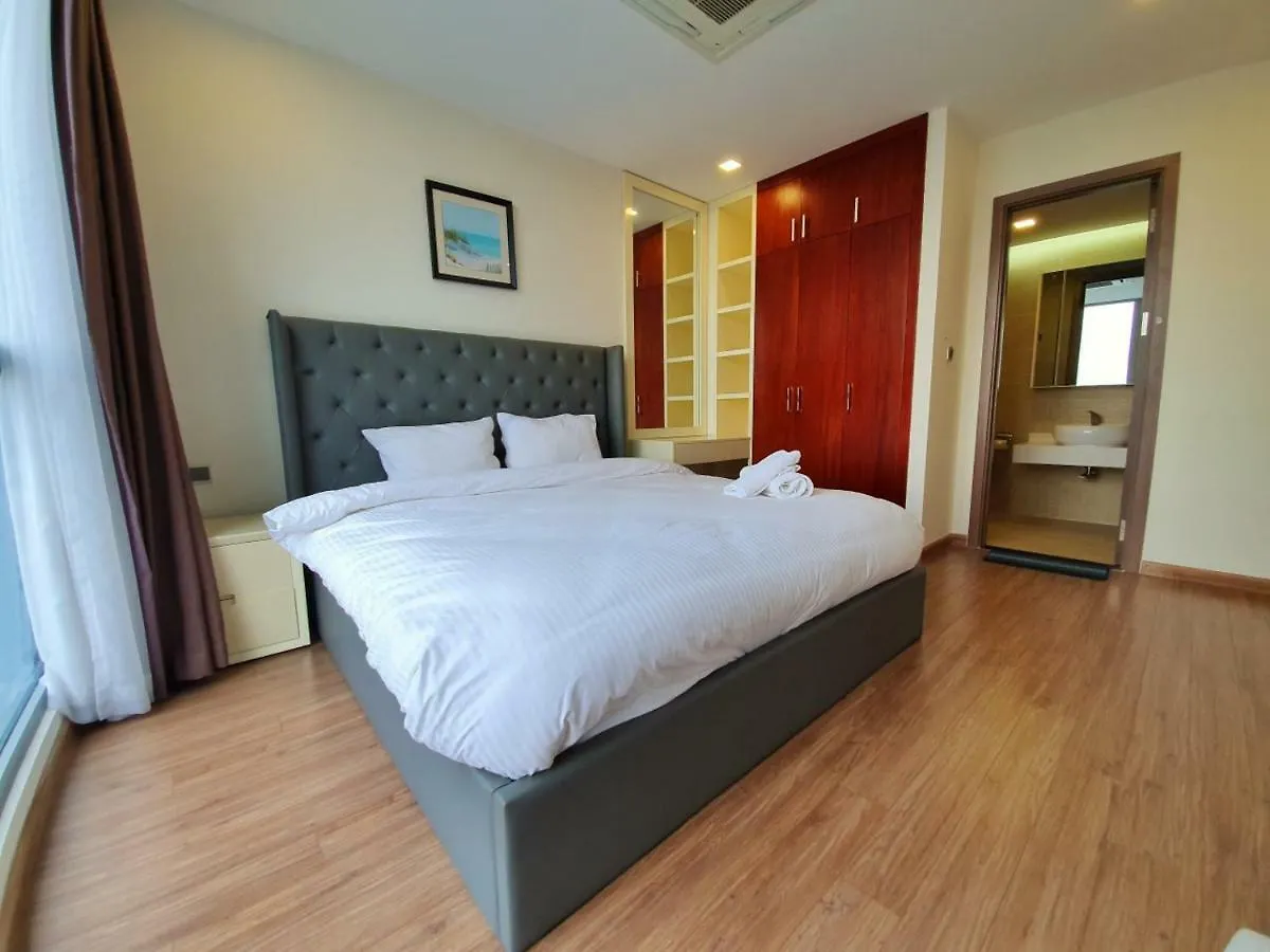 Homes By Christine - Vinhomes Central Park Ho Chi Minh City 0*,
